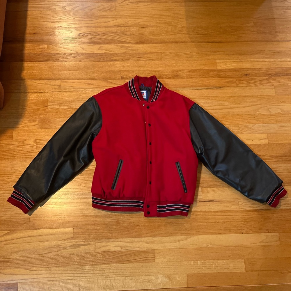 Men’s XL jacket with leather sleeves